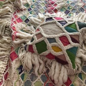 ANTHROPOLOGIE TAMMY KANAT AUSTRALIA MULTI ACCENT FRINGED THROW BLANKET & PILLOW